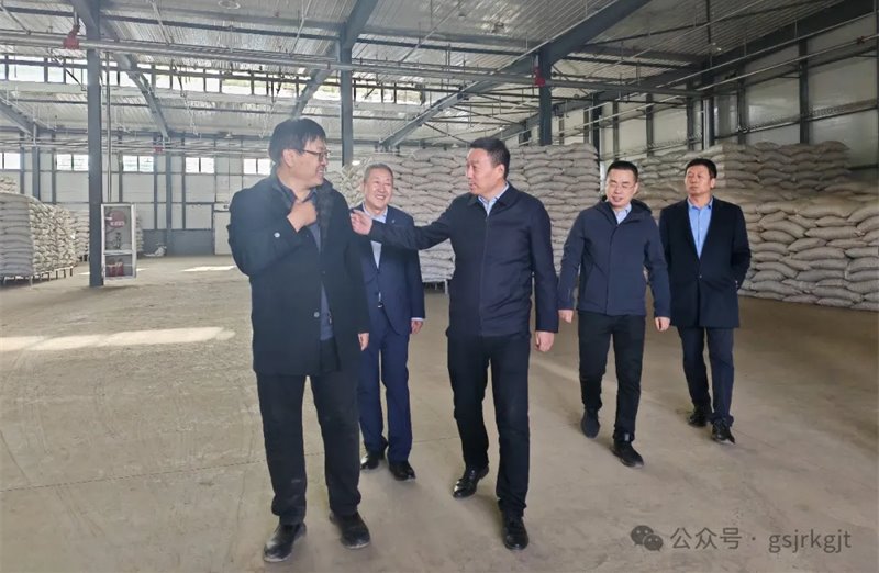 集团党委委员 副总经理赵星军赴金控甘南担保调研慰问